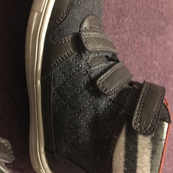 Carters Grey hightop sneakers - Picture 2 of 4